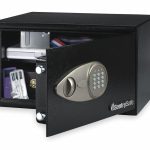 Safe Payment Methods for Buying Sports and Fitness Equipment Online