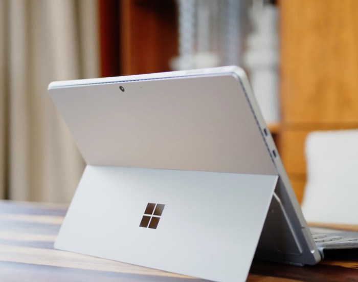Microsoft Surface Pro 11 Testing the Best 2-in-1 Copilot PC with Snapdragon Tech
